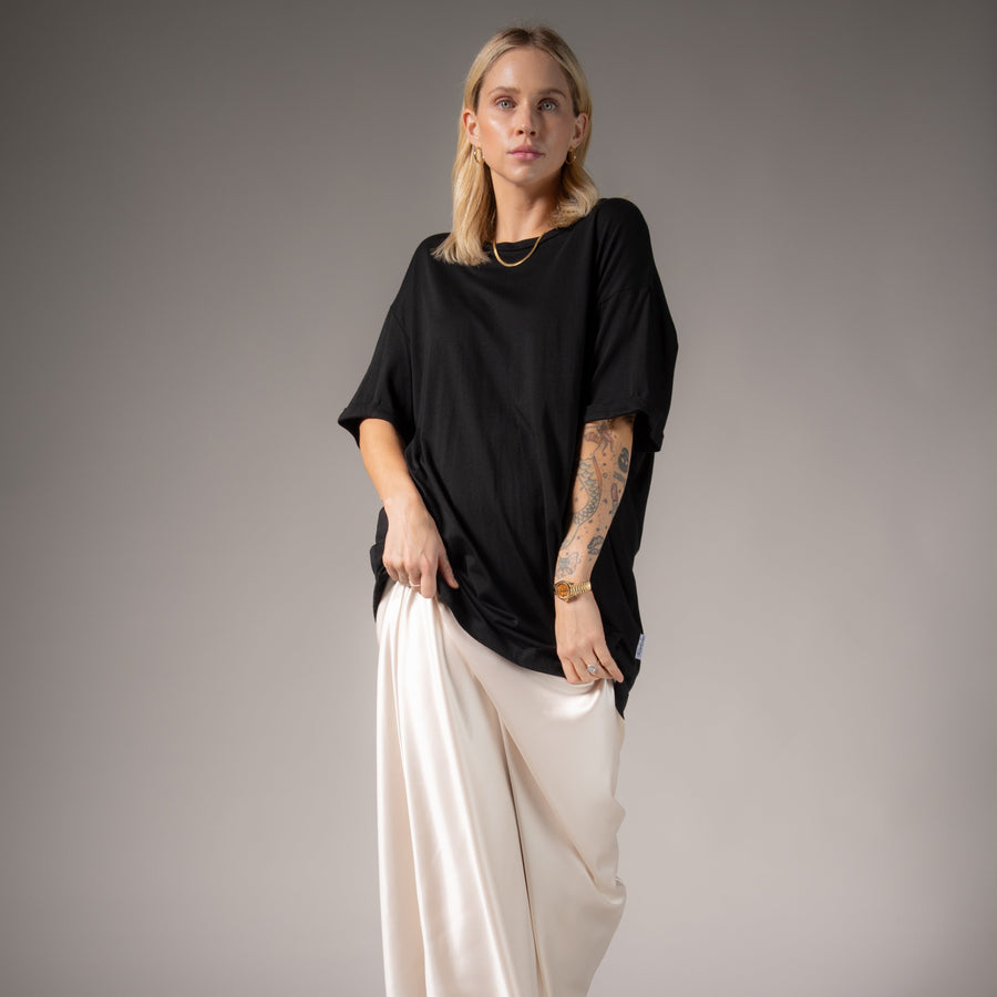 Essentials - Oversized Tee - Black - The Laundry Room